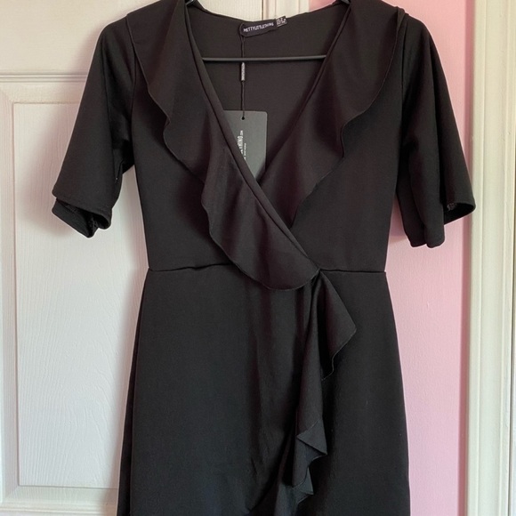 PrettyLittleThing,Sleeveless Black Dress w/Ruffled Edging,Excellent Condition, 6 - Picture 3 of 7